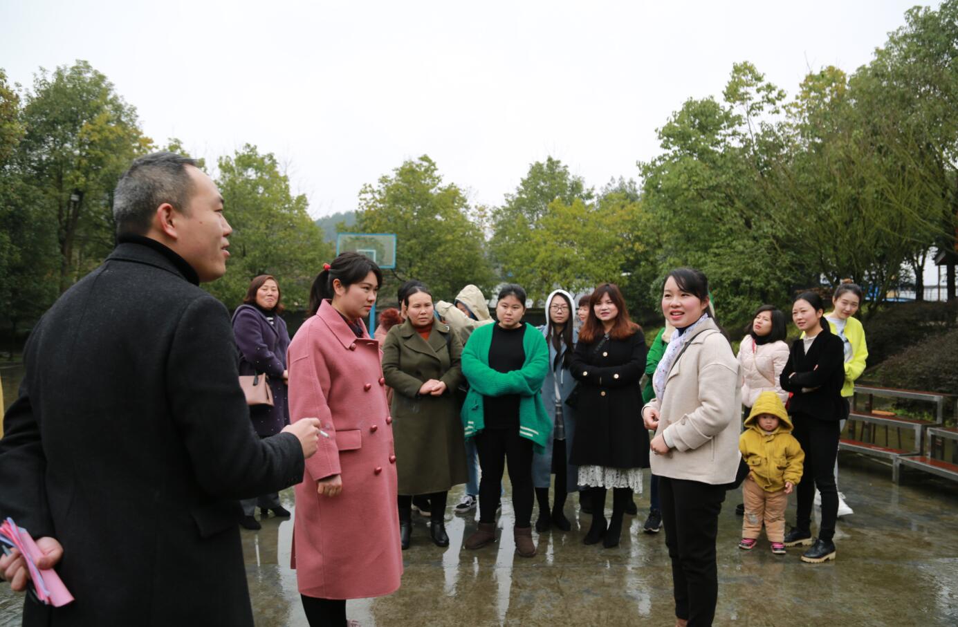 1584588106211865.jpg 2019三八妇女节在爱晚亭开展趣味小游戏.JPG